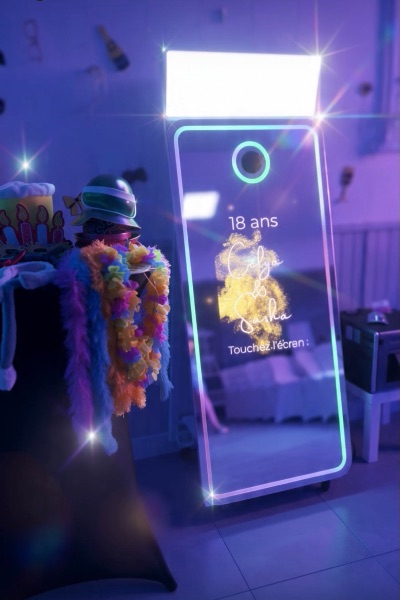 Photo de Photobooth miroir géant lumineux