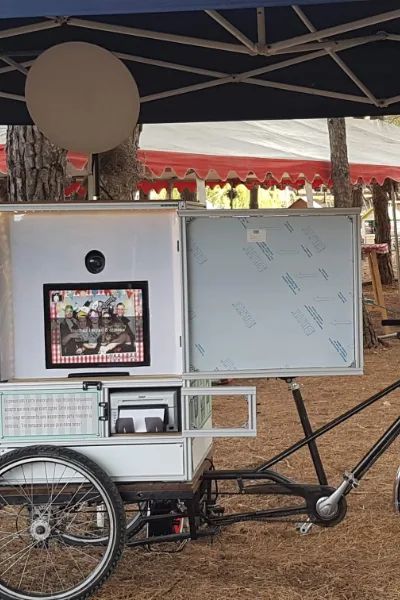 Photo de Triporteur Photobooth, Animation Photo Mobile pour Vos Événements