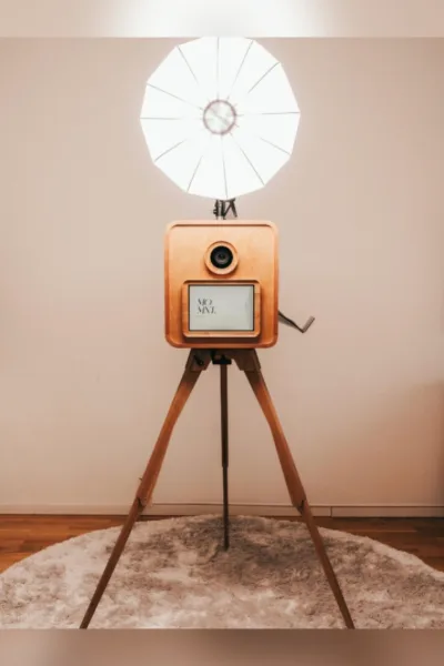 Photo de Photobooth en bois artisanal